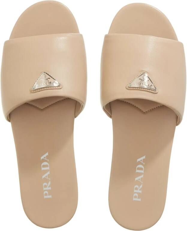 Prada Sandalen Triangle Logo Slip On Sandals in beige