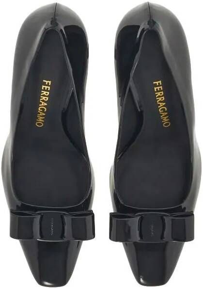 Salvatore Ferragamo Pumps & high heels Vara Bow-Detail Black Shoes in zwart