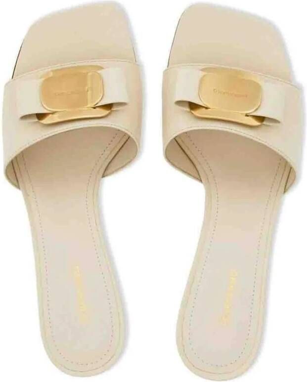 Salvatore Ferragamo Slippers & Mules Sandals Beige in beige