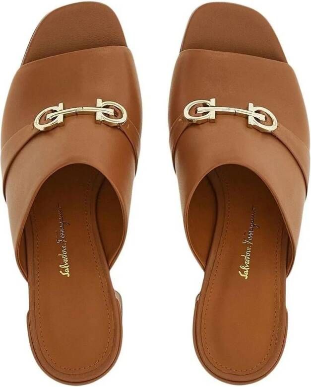 Salvatore Ferragamo Slippers & Mules Sandals Brown in bruin