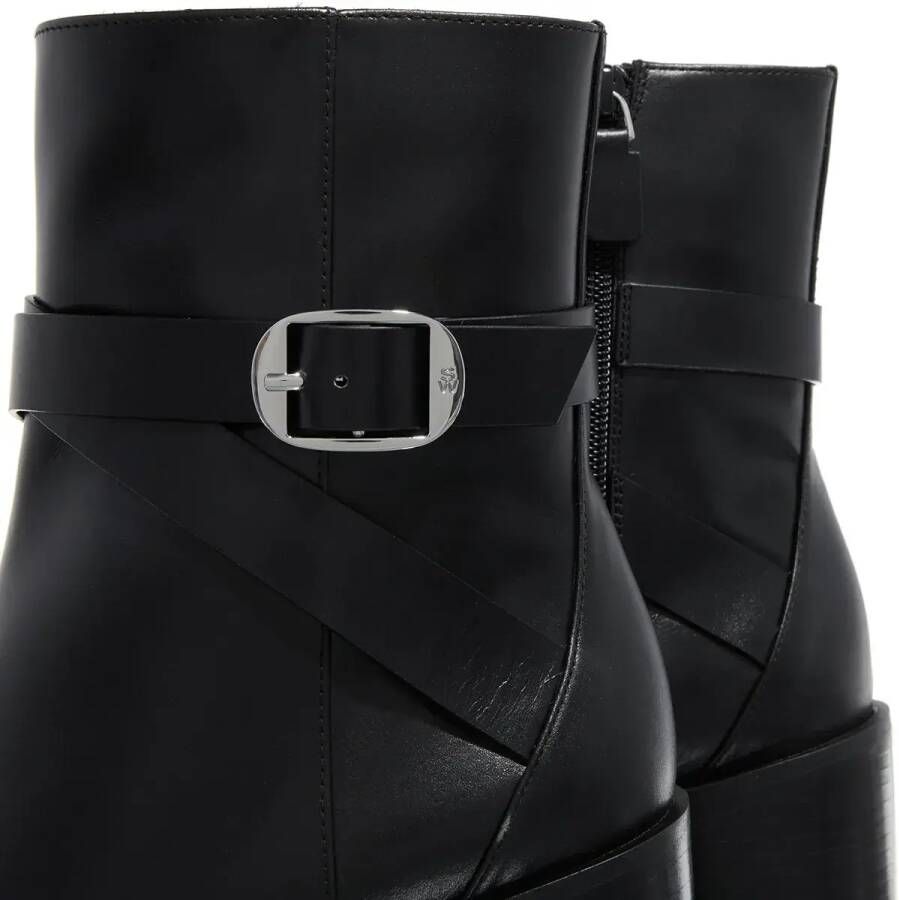 Stuart Weitzman Boots & laarzen Esme Belted Zip Bootie in zwart