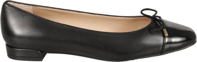 Stuart Weitzman Loafers Black Almond Toe Ballerinas in grijs