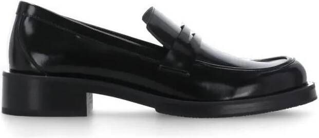 Stuart Weitzman Loafers Palmer Loafers in zwart