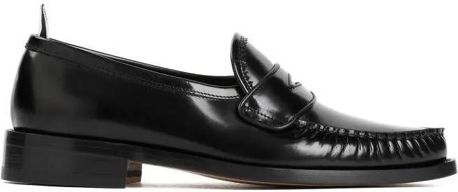 Thom Browne Loafers Pleated Varsity Black Calf Leather Loafers in zwart