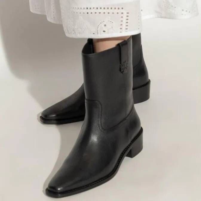 TORY BURCH Boots Black City Western Ankle Boot in zwart