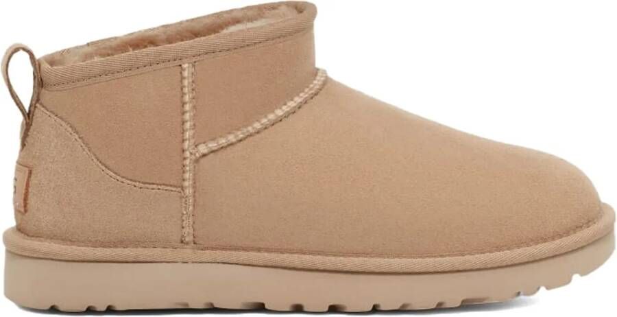 Ugg Low-Top Sneakers classic ultra mini suede boots in bruin