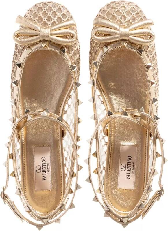 Valentino Garavani Loafers & ballerina schoenen Ballerina Rockstud 05 in goud