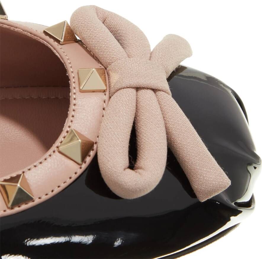 Valentino Garavani Loafers & ballerina schoenen Ballerina Rockstud in zwart