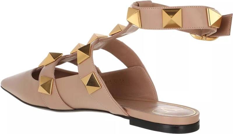 Valentino Garavani Sandalen Rockstud Sandals in poeder roze