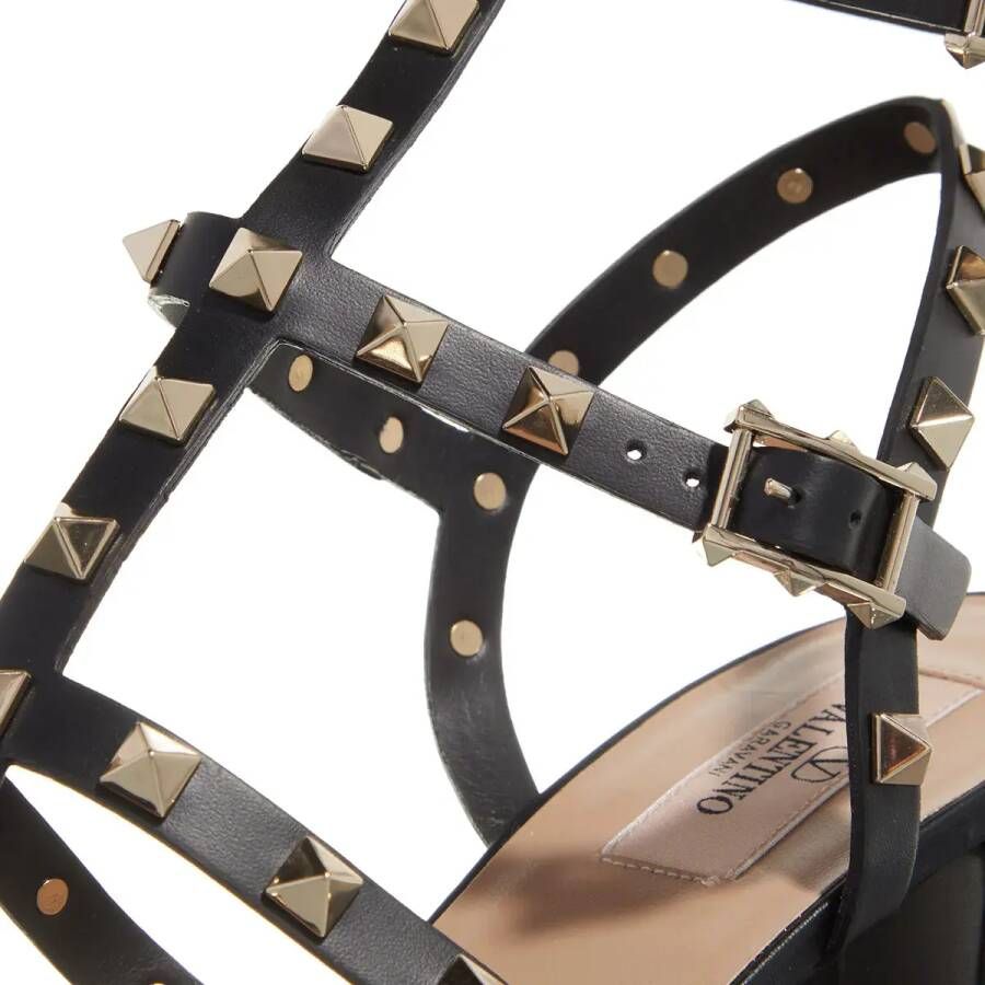 Valentino Garavani Sandalen Rockstud Sandals in zwart