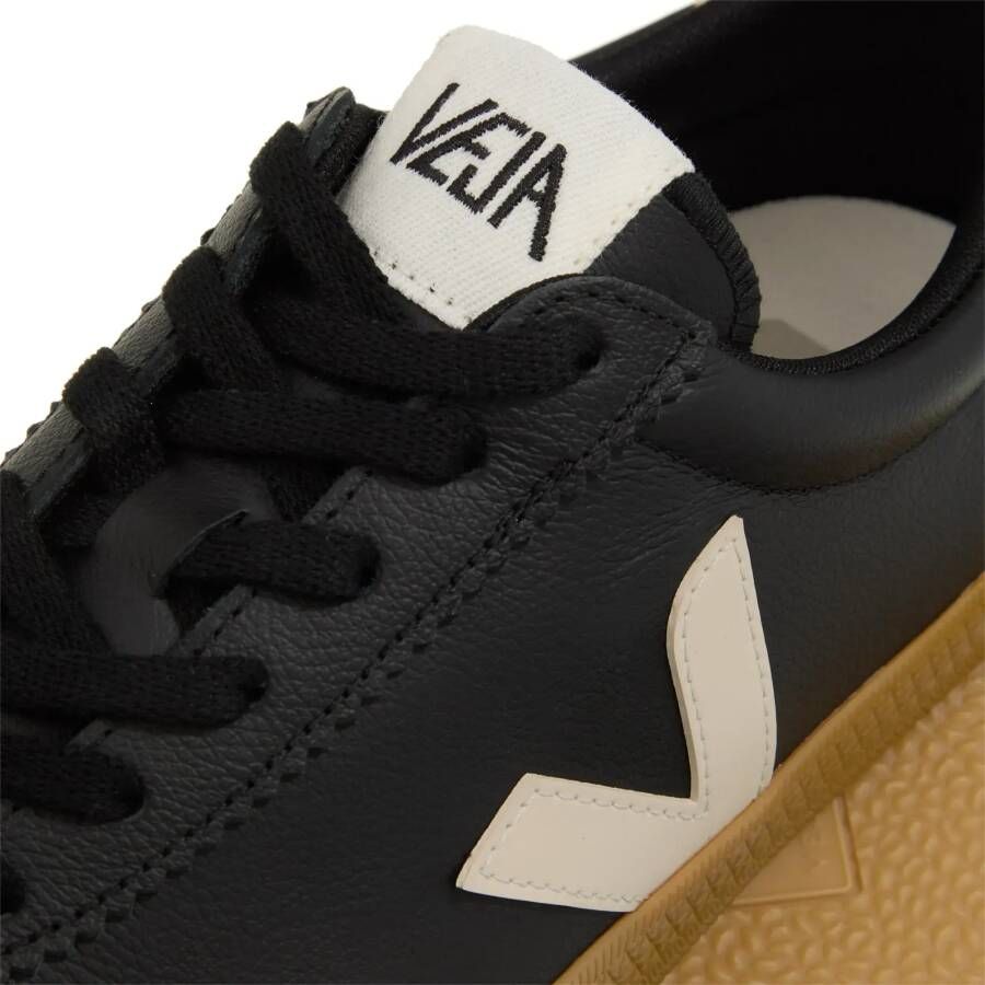 Veja Low-Top Sneakers Volley in zwart