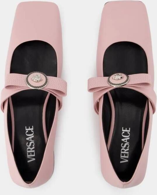 Versace Loafers & ballerina schoenen Ballerinas Leather Pink in roze