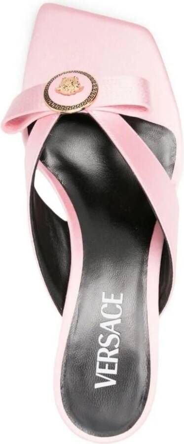 Versace Slippers & Mules Sandals Pink in poeder roze