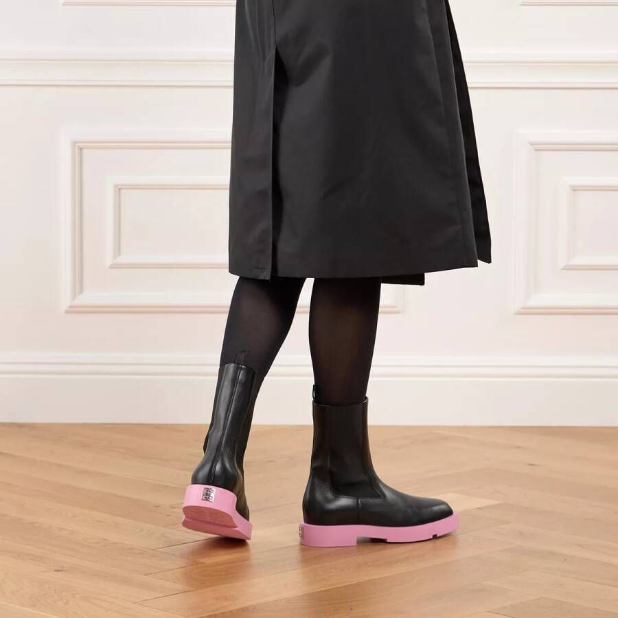 Givenchy Boots & laarzen Ankle Boots in roze