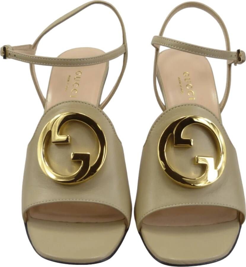 Gucci Sandalen Sandalo con tacco Blondie beige in beige