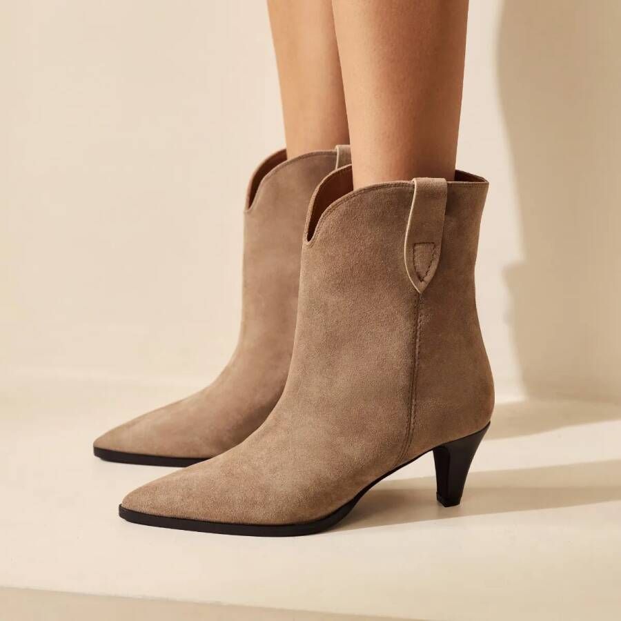 Isabel Bernard Enkellaarzen Vendôme Louane Taupe Suede Boots IB in taupe