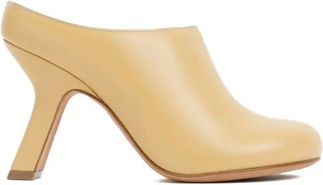 Loewe Sandalen Beige Leather Terra Heel Clog 100 in geel