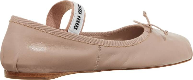 Miu Loafers & ballerina schoenen Leather Ballerinas in beige