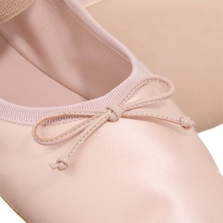 Miu Loafers & ballerina schoenen Satin Ballet Flats in poeder roze