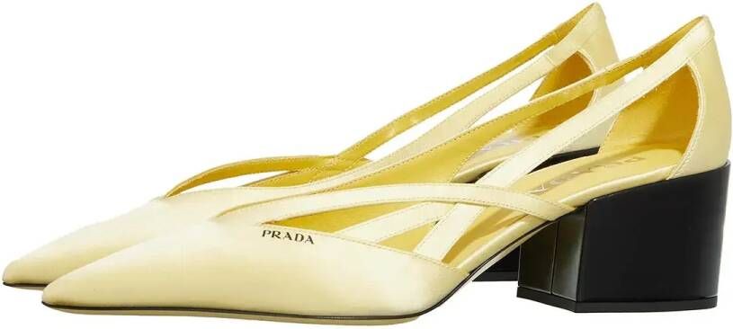 Prada Hoge hakken Satin Pumps With Cut Out in geel