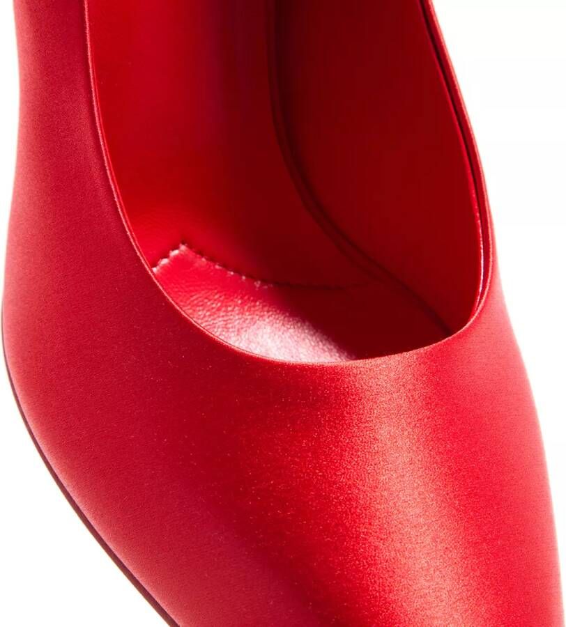 Prada Pumps & high heels Decolette Satin Pumps in rood