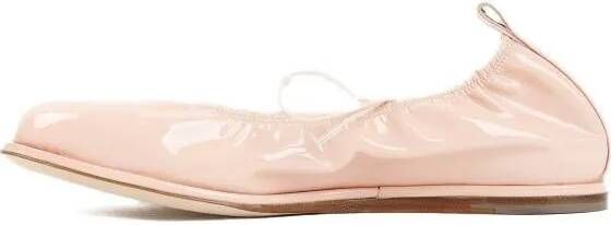 Simone Rocha Loafers & ballerina schoenen Pink Powder Patent Calf Leather Heart Toe Lace-Up in roze