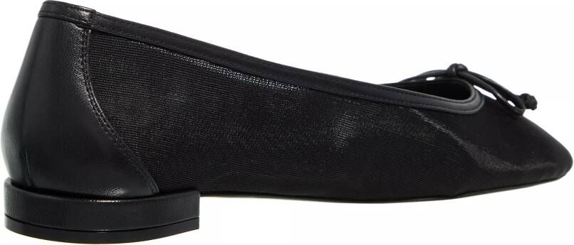 Stuart Weitzman Loafers & ballerina schoenen Arabella Ballet Flat in zwart