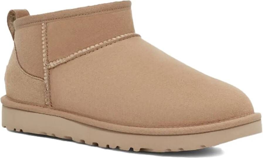 Ugg Low-Top Sneakers classic ultra mini suede boots in bruin