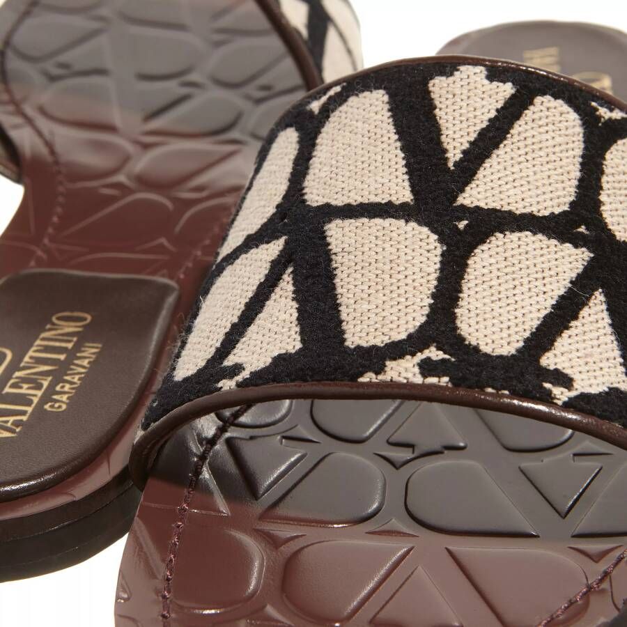 Valentino store garavani slippers