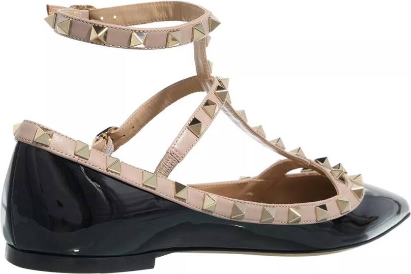 Valentino Garavani Loafers & ballerina schoenen Rockstud Ballerina in zwart