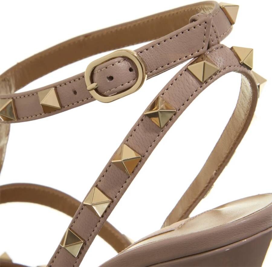 Valentino Garavani Pumps & high heels Ankle Strap Rockstud in taupe