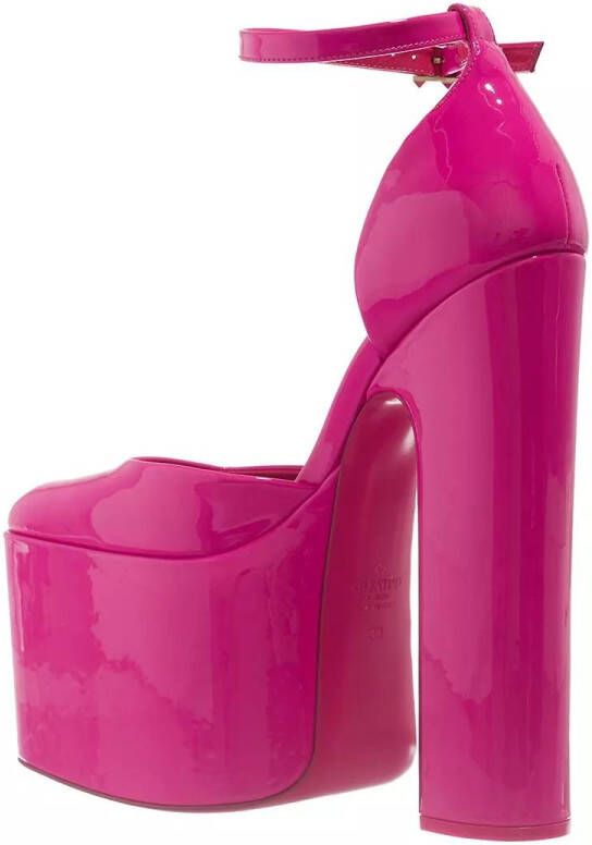 Valentino Garavani Pumps & high heels Discobox Platform Sandals Patent Leather in roze