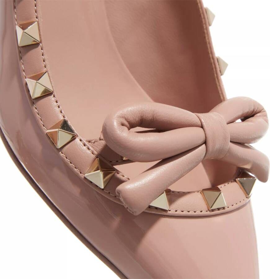 Valentino Garavani Pumps & high heels Rockstud Bow Leather Pumps in beige