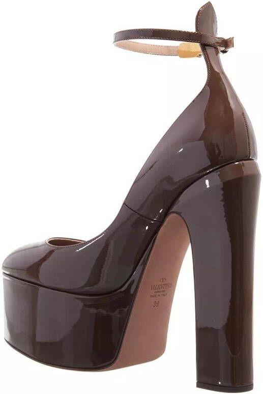 Valentino Garavani Pumps & high heels Tan Go 155 Leather Platforms in bruin