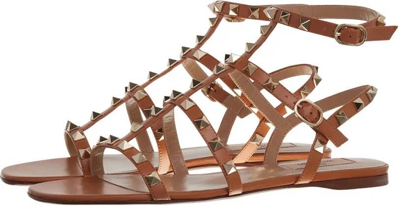 Valentino Garavani Sandalen Rockstud Sandal in cognac