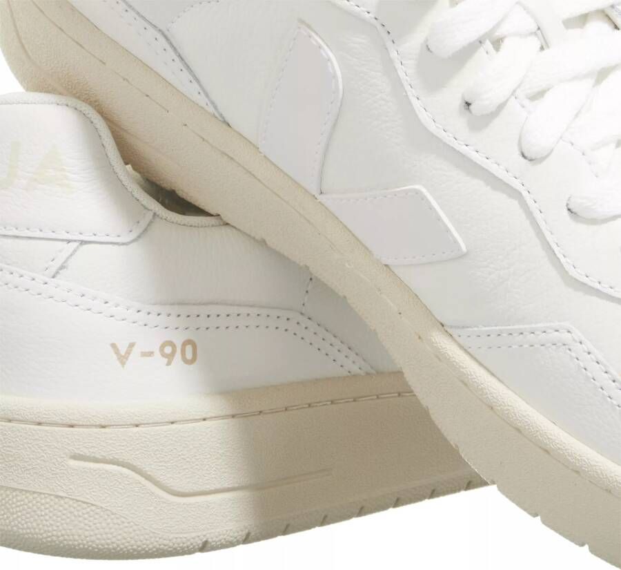 Veja Sneakers V-90 Sneaker in wit