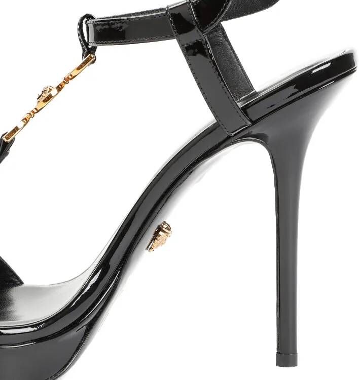 Versace Sandalen Black Patent Leather Medusa 95 Sandals in zwart