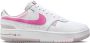 Nike Witte lage schoen met roze en violette accenten White Dames - Thumbnail 2