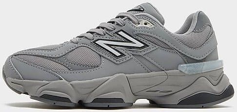 New Balance 9060 Lifestyle in grijs formaten: 38.5