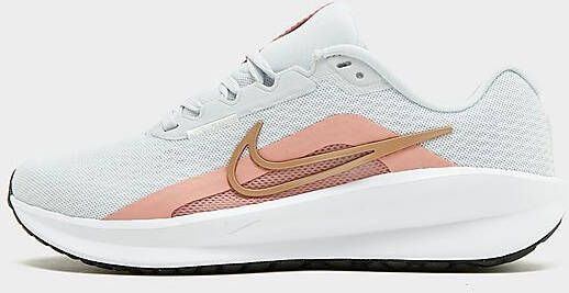 Nike Hardloopschoenen voor dames (straat) Downshifter 13 White Red Stardust Black Metallic Red Bronze- Dames White Red Stardust Black Metallic Red Bronze