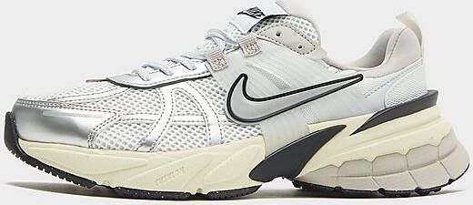 Nike Schoenen V2K Run Summit White Pure Platinum Light Iron Ore Metallic Silver- Dames Summit White Pure Platinum Light Iron Ore Metallic Silver