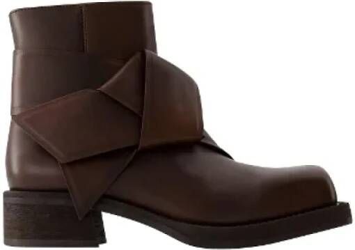 Acne Studios Pre-owned Leather boots Brown Dames