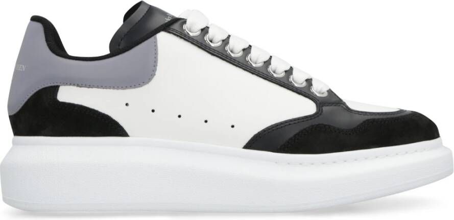 Alexander mcqueen Chunky Sole Leren Sneakers met Suède Inzetstukken Black Dames