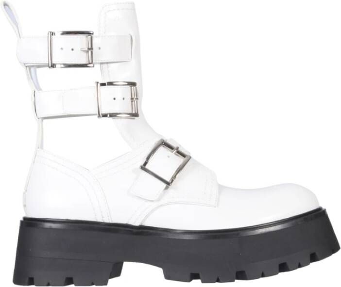 Alexander mcqueen Glanzende Leren Enkellaarzen met Gesp White Dames