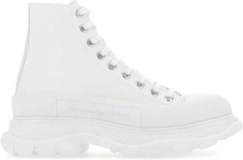 Alexander mcqueen Zwarte canvas enkellaarzen met oversized rubberen zool White