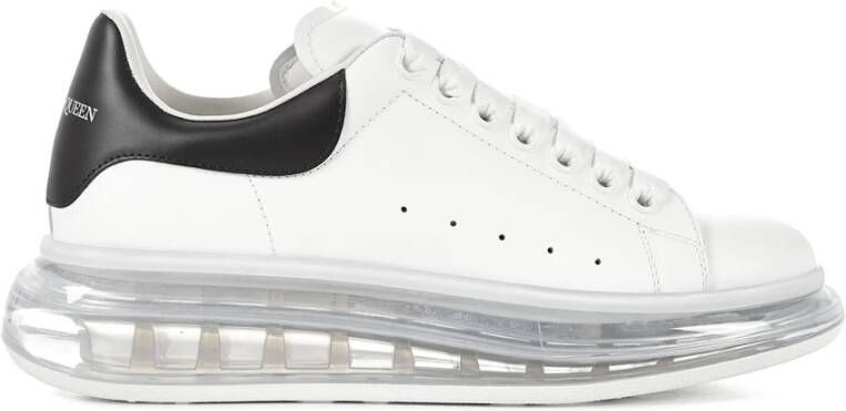 Alexander mcqueen Witte leren sneakers met zwarte hak Moderne stijl Wit