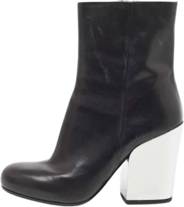 Alexander McQueen Pre-owned Leather boots Black Dames