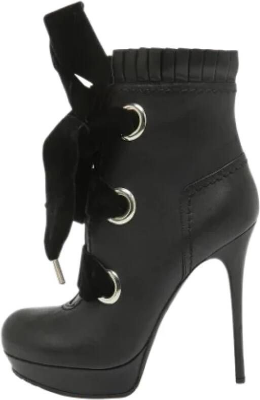 Alexander McQueen Pre-owned Leather boots Black Dames