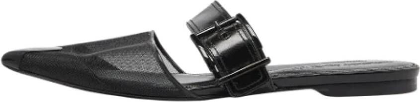 Alexander McQueen Pre-owned Leather flats Black Dames