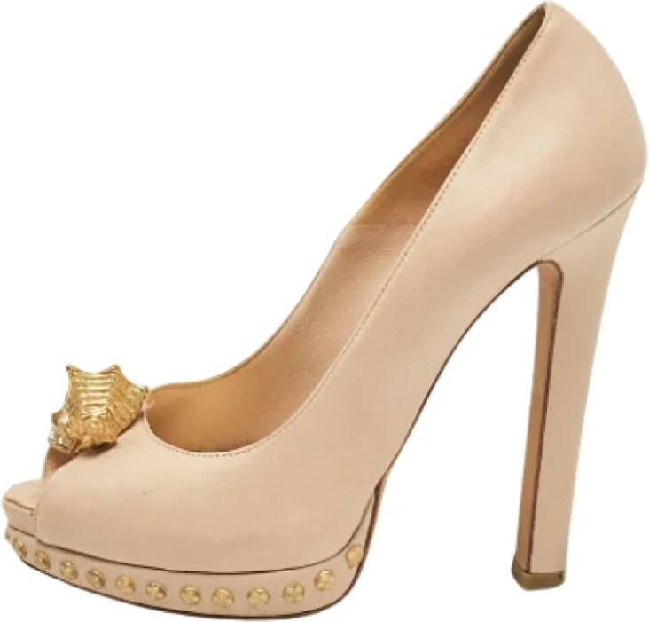 Alexander McQueen Pre-owned Leather heels Beige Dames